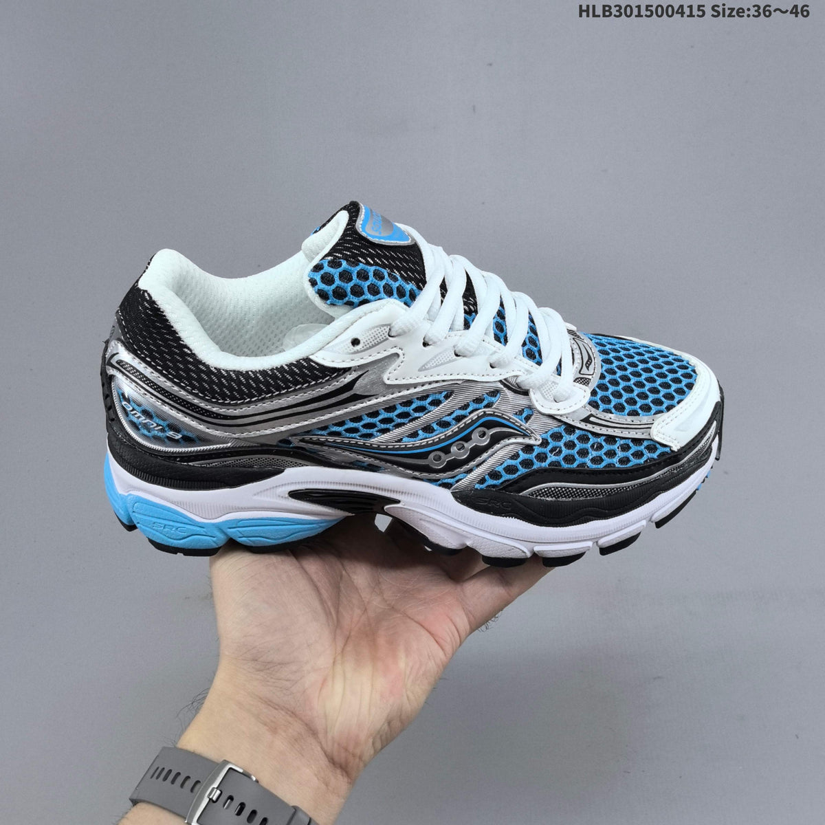 Saucony ProGrid Omni 9 Retro Running Sneakers
