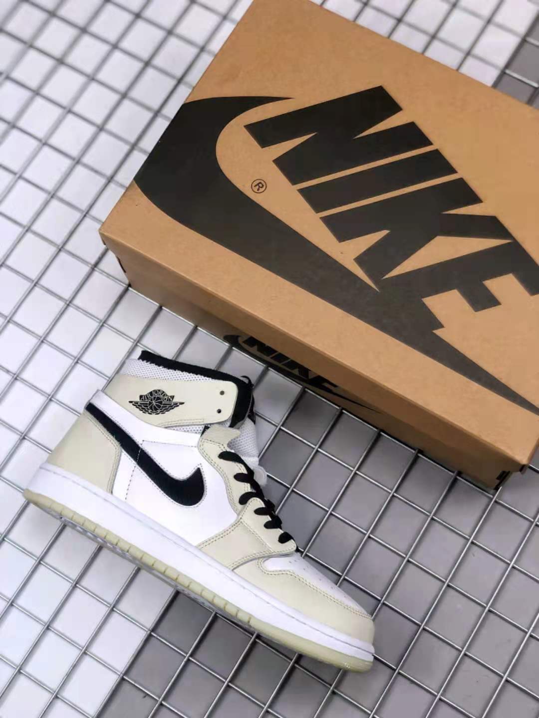 Jordan Air Jordan 1 Zoom Comfort Gray White Black CT0979-002