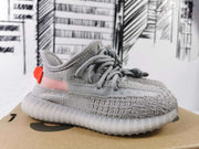 Yeezy 350 V2 Kids Sneakers in Light Grey and Coral