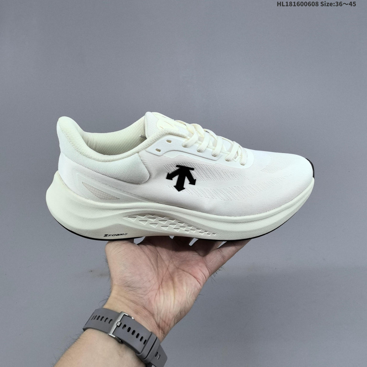 DESCENTE RUN STEP Low-Top Running Shoes in White