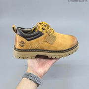 Timberland Low-Top Lace-Up Shoes in Wheat