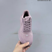 Alo Yoga Alo Runner Low-Top Sneakers in Mauve