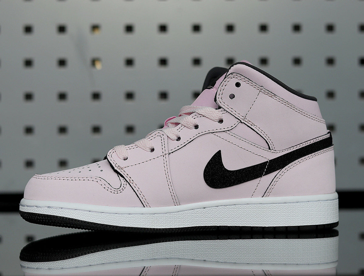 Nike Air Force 1 Low Pink Sakura Sneakers 555112-601