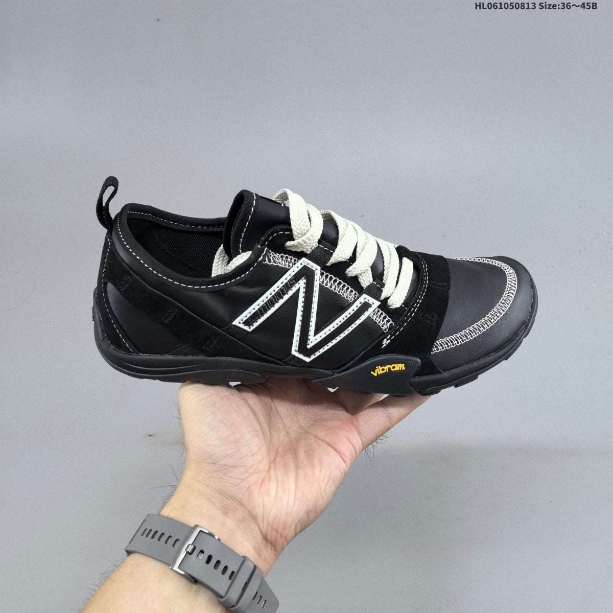 New Balance MT10O6NW Low-Profile Sneakers in Black