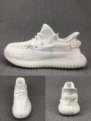 Yeezy 350 V2 Kids Sneakers in White