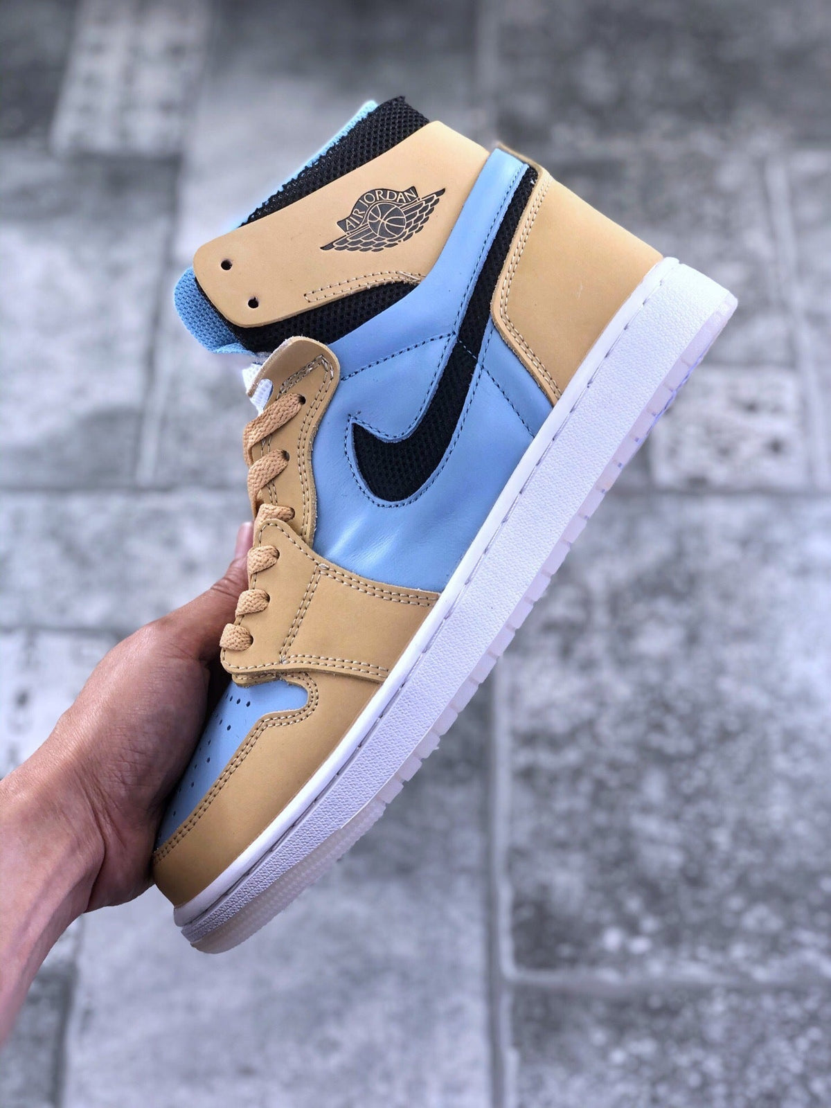 Jordan Air Jordan 1 Zoom CMFT Blue Tan Sneakers CT0979-400