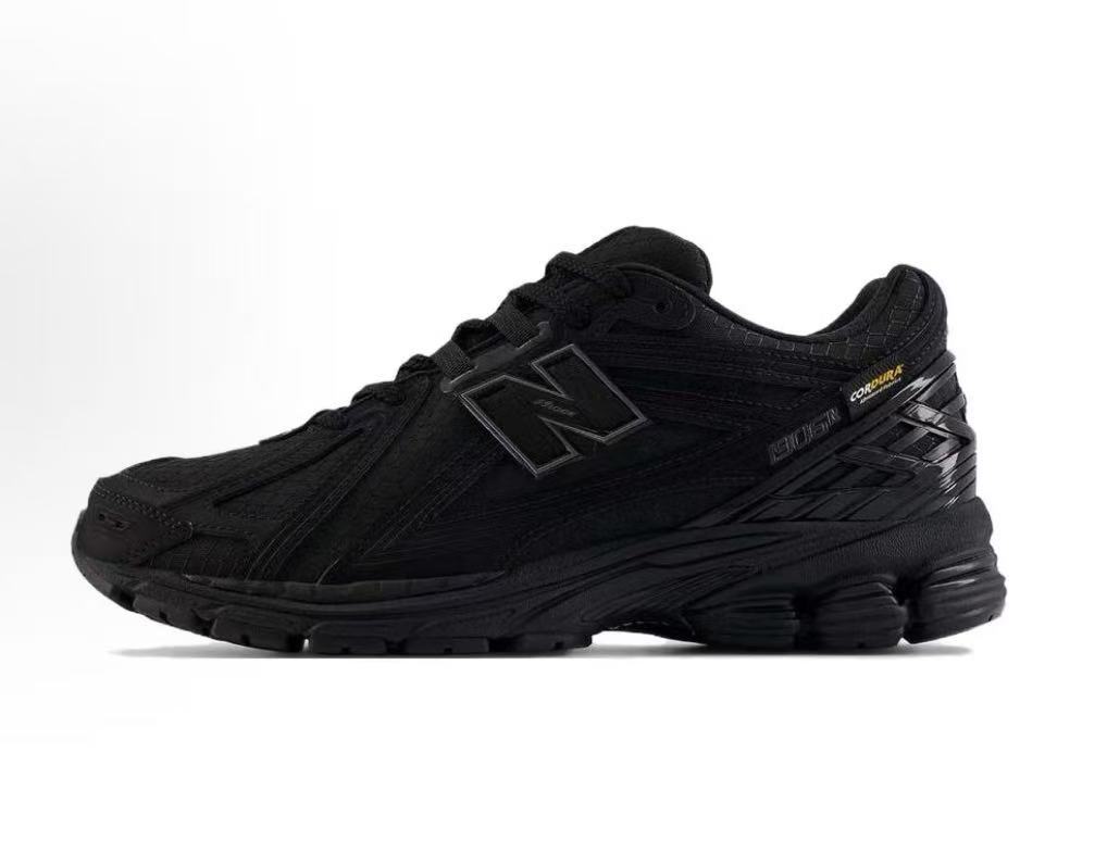 New Balance M1906RWF Black Sneakers