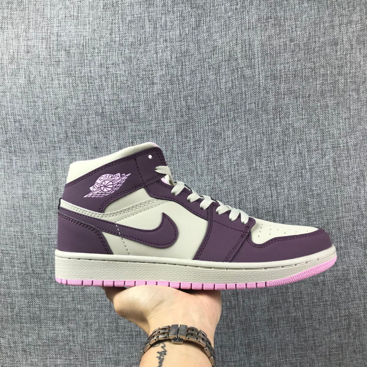 Air Jordan 1 Mid Pink Purple Sneakers 555112-500
