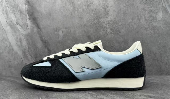 New Balance U471AB Low-Top Sneakers in Black and Blue