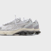 Asics Gel-Kinetic Fluent - White / White