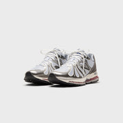New Balance 1890 - Dark Silver Metallic / Granite
