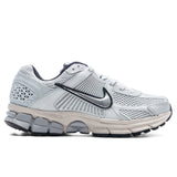 Women's Zoom Vomero 5 - Pure Platinum/Chrome/Light Orewood Brown