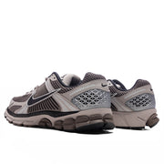 Zoom Vomero 5 - College Grey/Black/Cave Stone