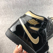 Jordan Air Jordan 1 High OG Black Gold Sneakers 555088-032