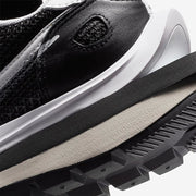 Nike sacai VaporWaffle CV1363-001 Black White Sneakers