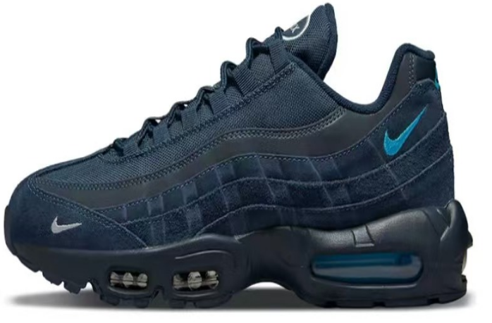Nike Air Max 95 Sneakers in Deep Navy