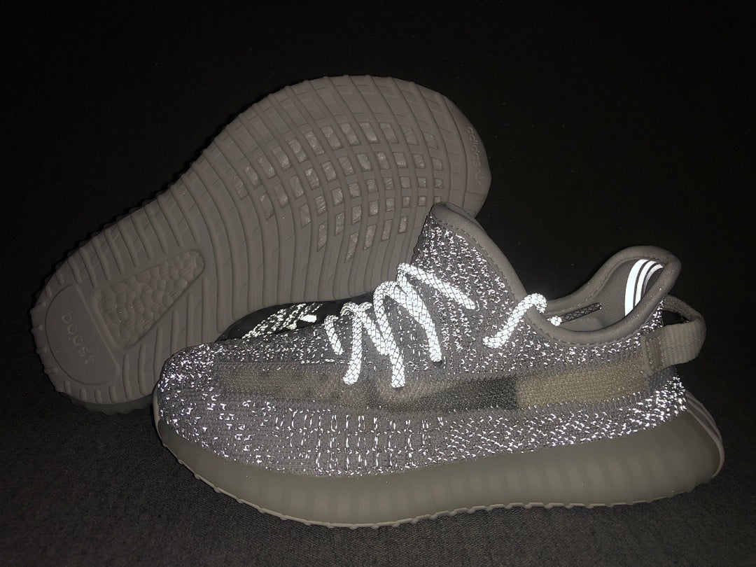 Yeezy 350 V2 Kids Sneakers in White and Gray