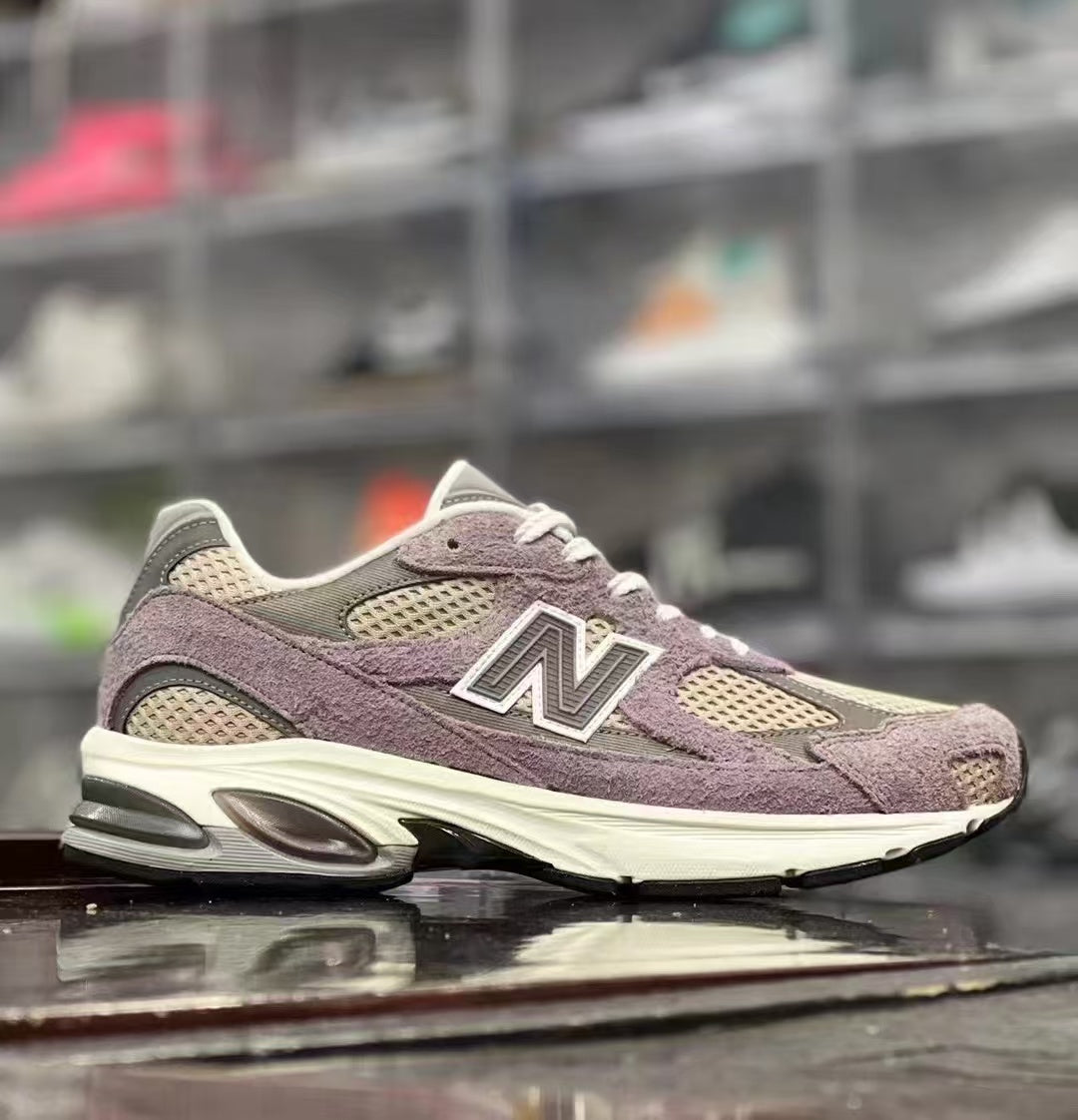 New Balance 2010 U2010NB1 Sneakers in Mauve and Beige